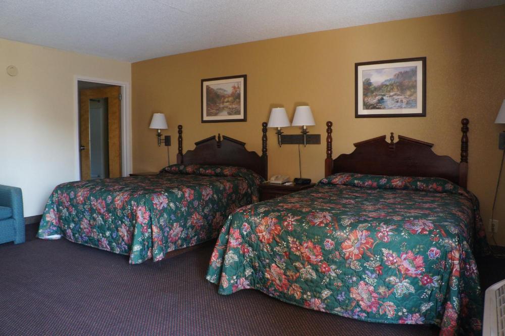 Queen Room with Two Queen Beds - Non-Smoking