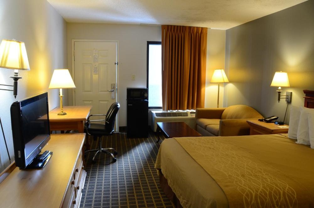 Standard Queen Room