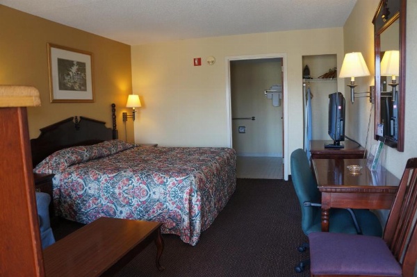 Clarksville Inn image 13