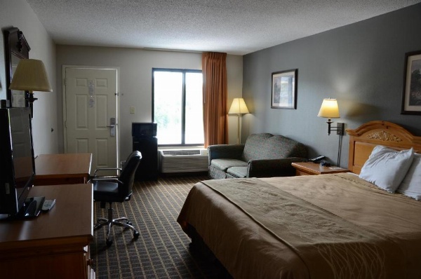Clarksville Inn image 26