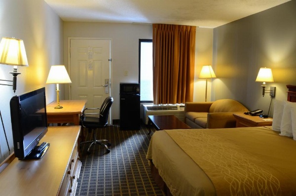 Clarksville Inn image 27