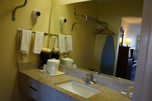 Clarksville Inn image 7